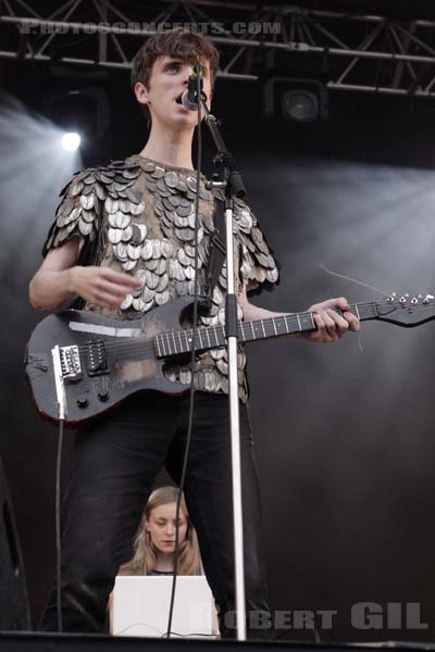 THESE NEW PURITANS - 2008-08-28 - SAINT CLOUD - Domaine National - Scene de la Cascade - Jack Barnett - Sophie Sleigh-Johnson